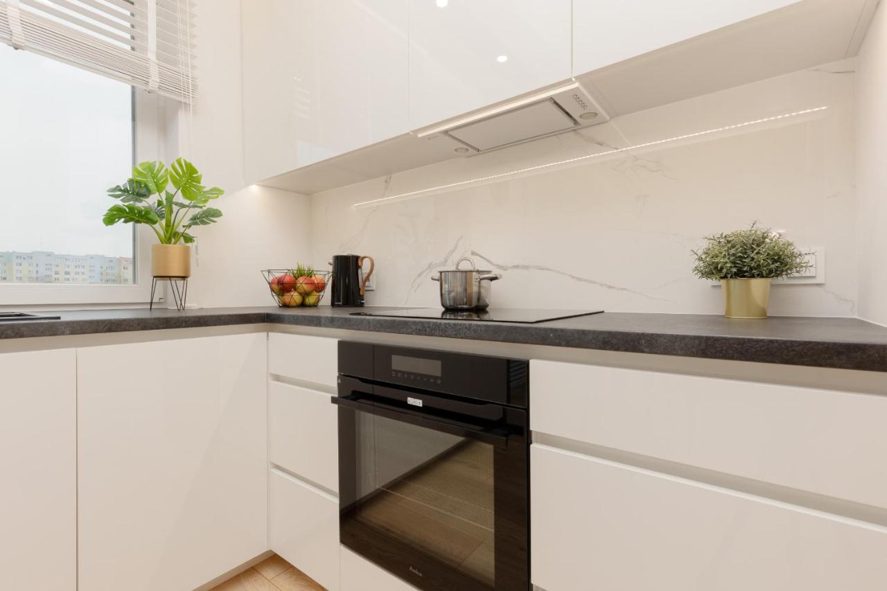 Loft Apartment With Parking In Warsaw By Noclegi Renters ภายนอก รูปภาพ