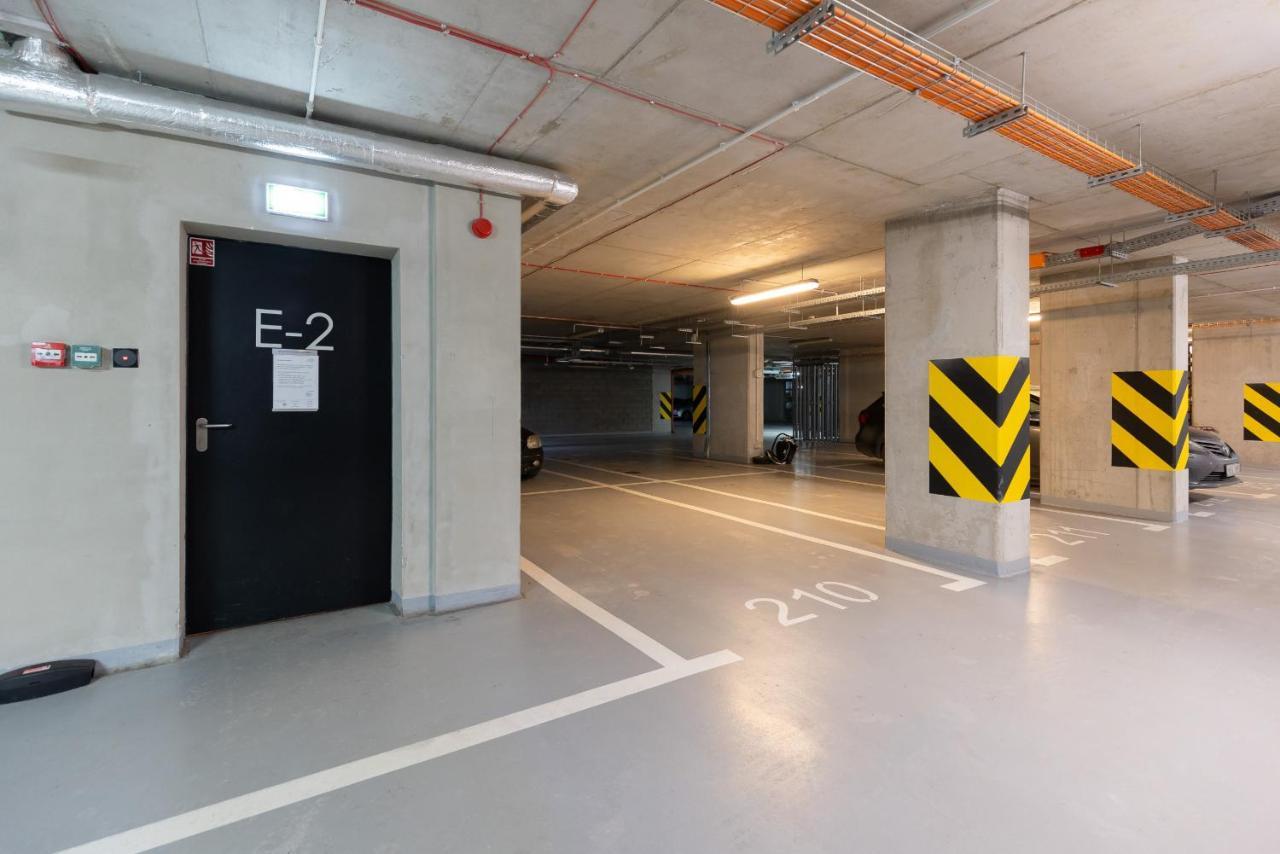Loft Apartment With Parking In Warsaw By Noclegi Renters ภายนอก รูปภาพ
