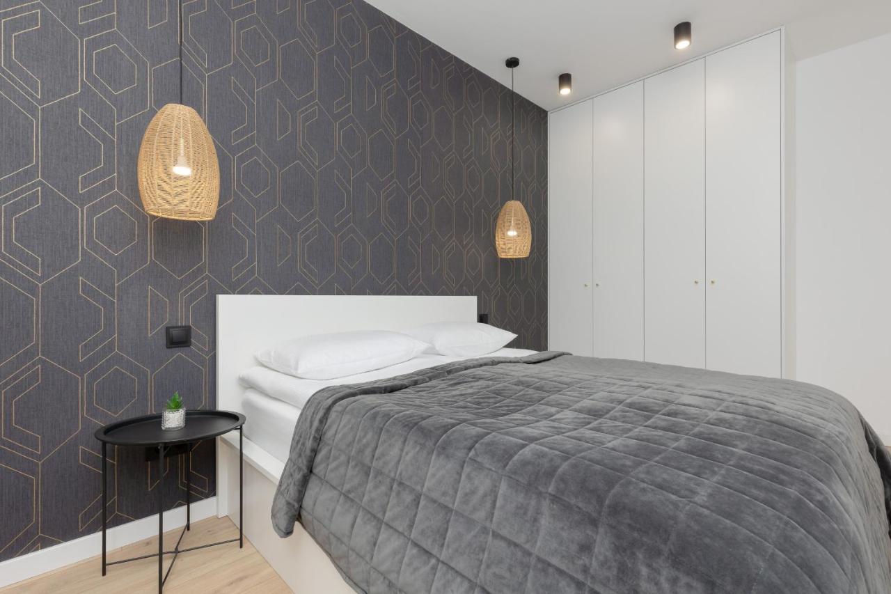 Loft Apartment With Parking In Warsaw By Noclegi Renters ภายนอก รูปภาพ