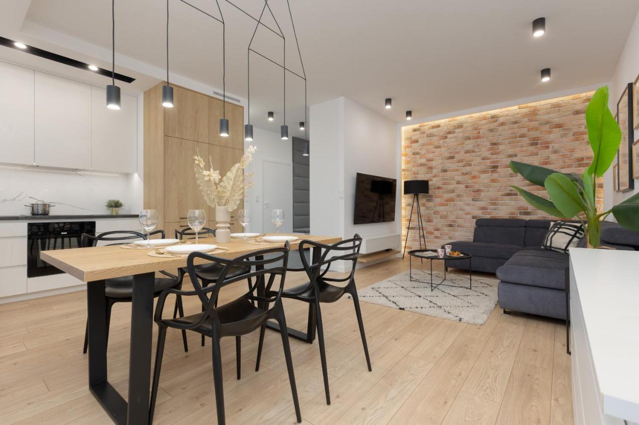 Loft Apartment With Parking In Warsaw By Noclegi Renters ภายนอก รูปภาพ