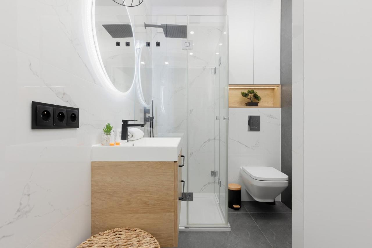 Loft Apartment With Parking In Warsaw By Noclegi Renters ภายนอก รูปภาพ