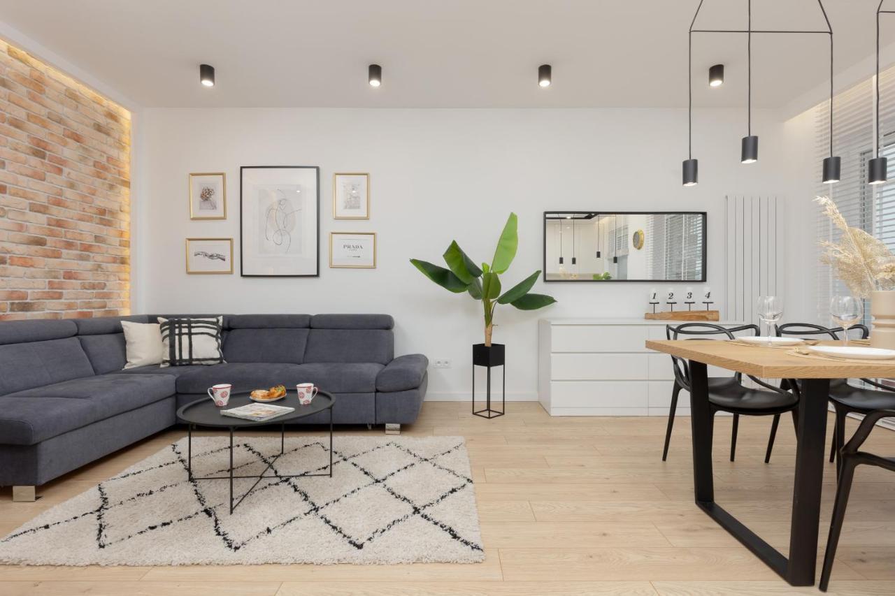 Loft Apartment With Parking In Warsaw By Noclegi Renters ภายนอก รูปภาพ
